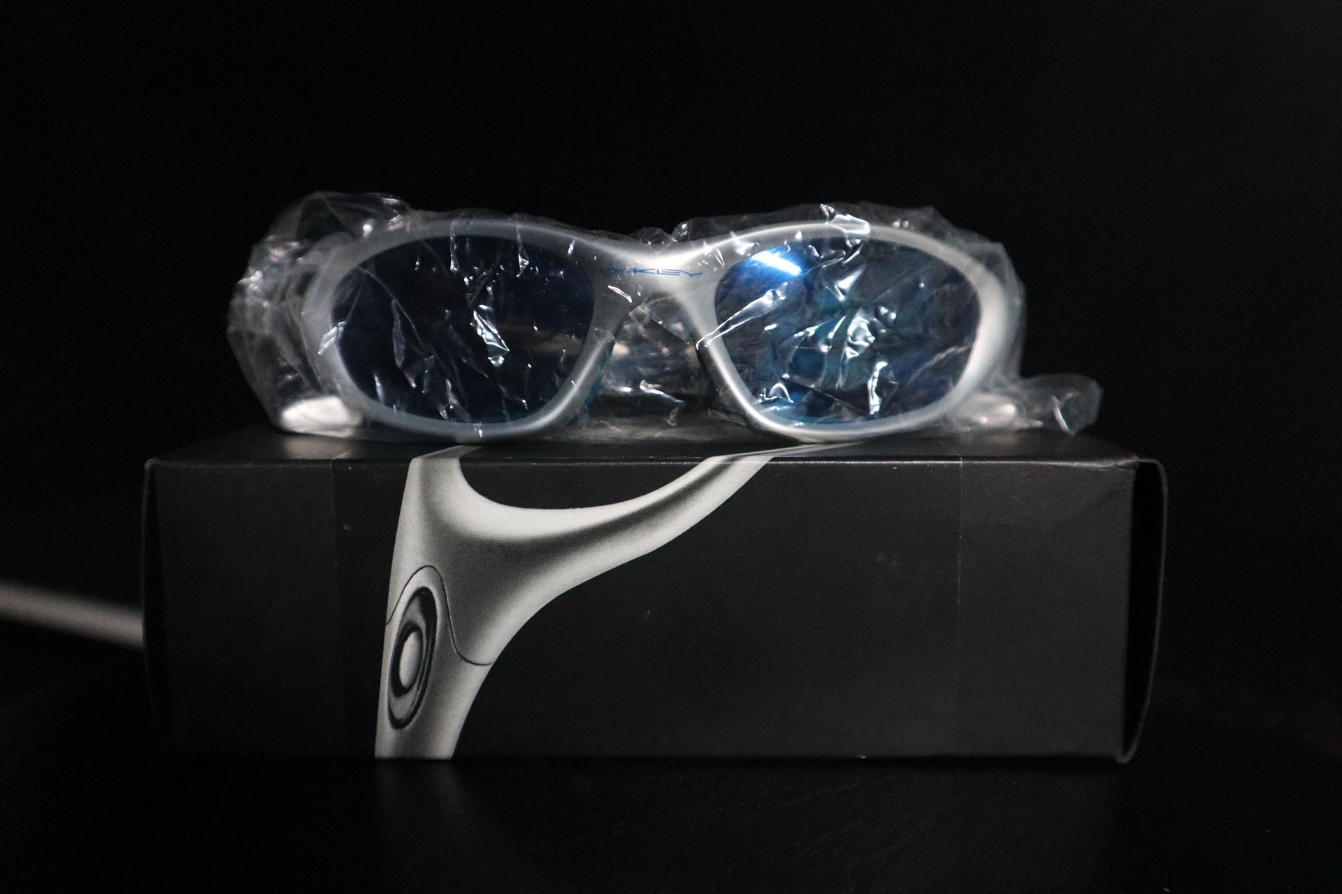 OAKLEY TWENTY XX FMJ 5.56 SUNGLASSES SILVER W/ ICE BLUE LENS VINTAGE - NEW