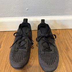 Nike VaporMax Knit – Triple Black – Size 4Y