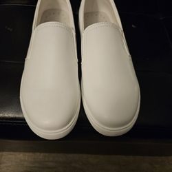 Women's White Slip On Size 7 1/2