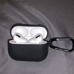 AirPods Pro With Cylocone Case