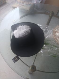 Black musketeers hat