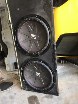 Kicker comp r 12 in truck box