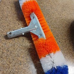 Pool Brush 18"