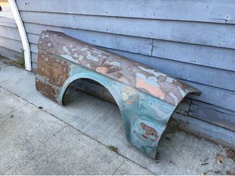 MUSTANG RIGHT SIDE FENDER