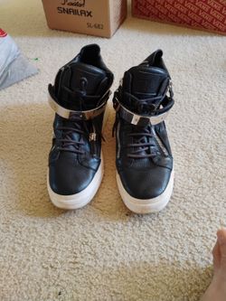 Men Shoes Size 11.5