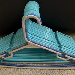 Colorful Plastic Hangers 