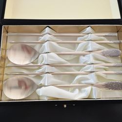 Gold Diadem Ornaments Spoon and Chopsticks set from Museum of Korea