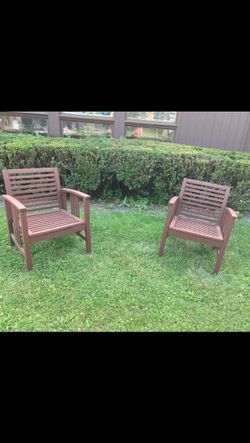 Two very nice patio chairs