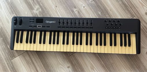 M-Audio Oxygen 61 USB MIDI Controller – Excellent Condition
