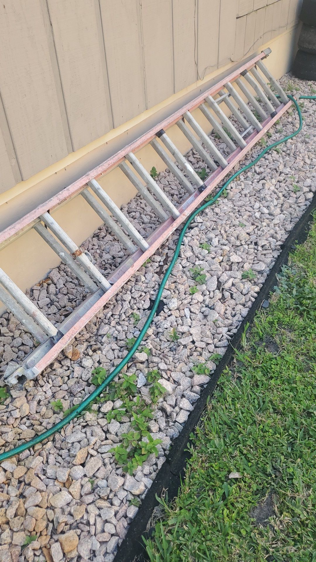 20 foot Louisville fiberglass extension ladder aluminum steps