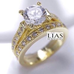 New 18k Yellow Gold Wedding Ring Set 