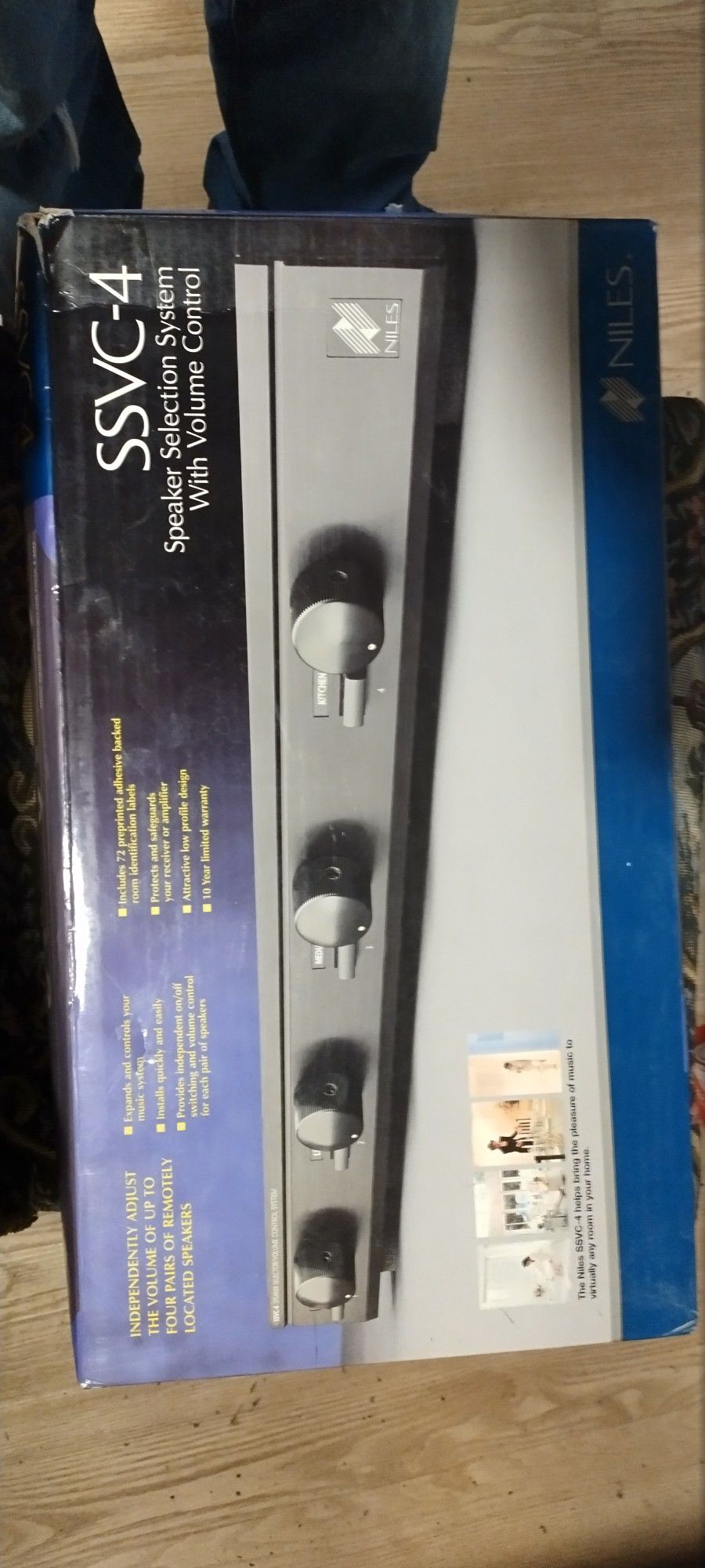 Niles® SSVC Speaker Selector, Volume Controls for Four Pairs