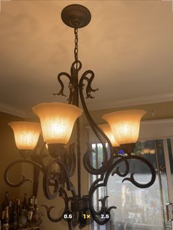 Price dropped - Wroght Iron chandelier - Bronze & Black
