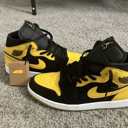 Jordan 1s Mid (New Love) 2025