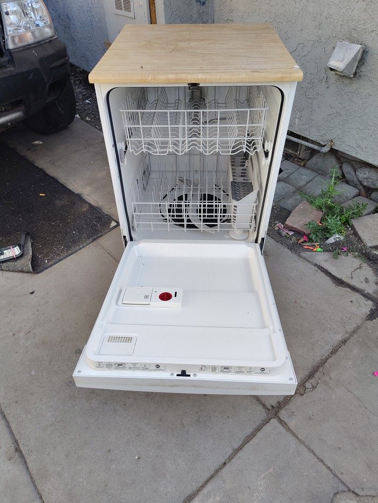 Dishwasher New Hasn't Been Used