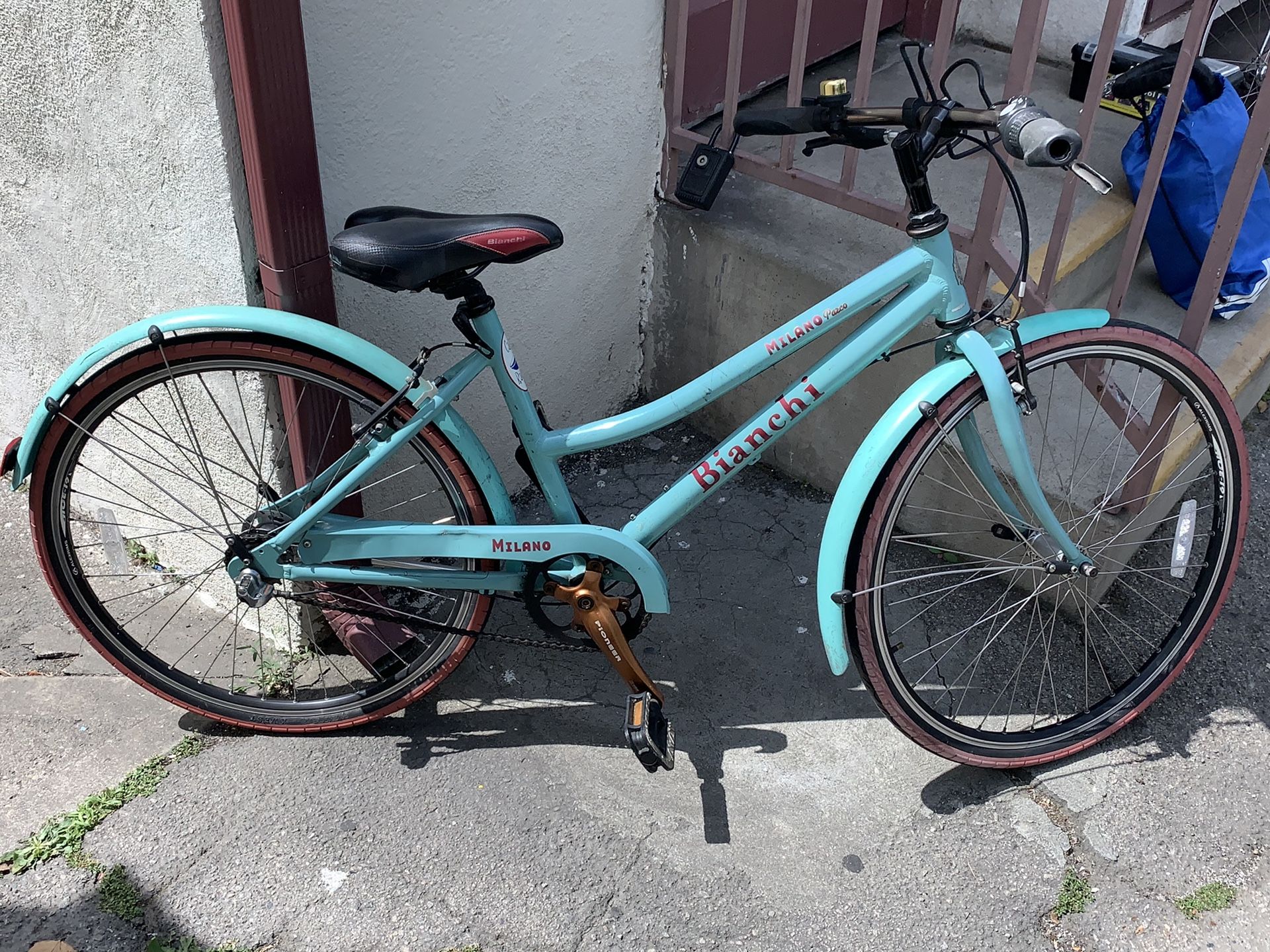 Bianchi Milano Parco 3-Speed Cafe Racer Bicycle