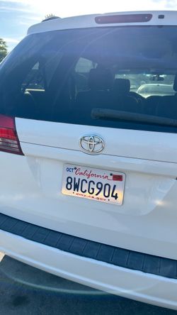 White Toyota SUV / Minivan awd