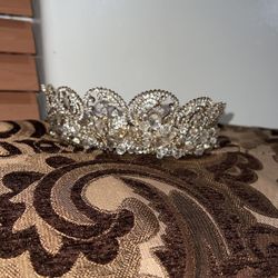 Quincienera crown