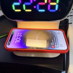 light with wireless charger 