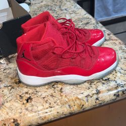 Jordan 11 Reds Size 7