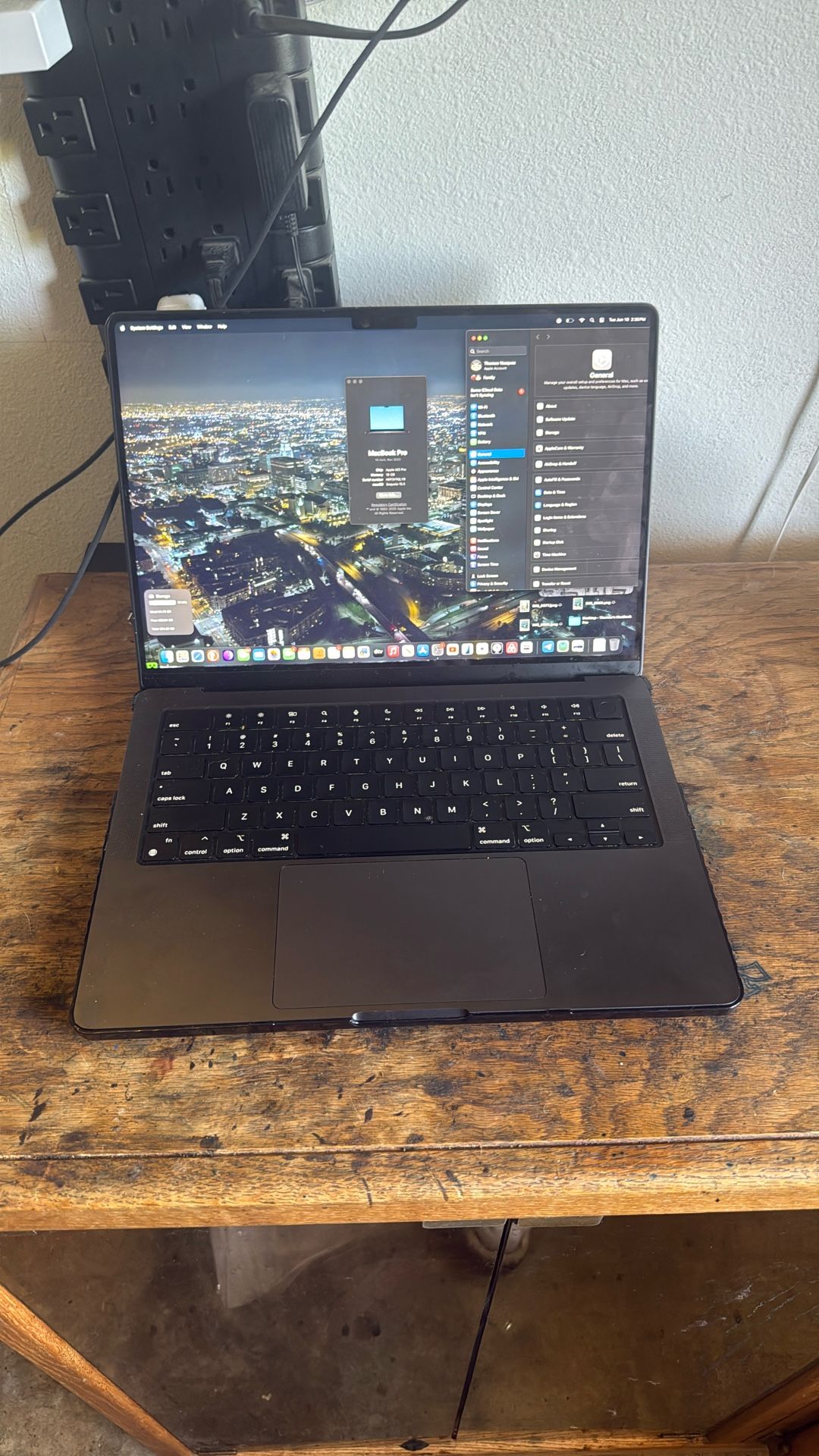 Mac Book M3 Pro Chip+ Charger