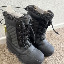 Kids Snow Boots — Size 13 NEW!!