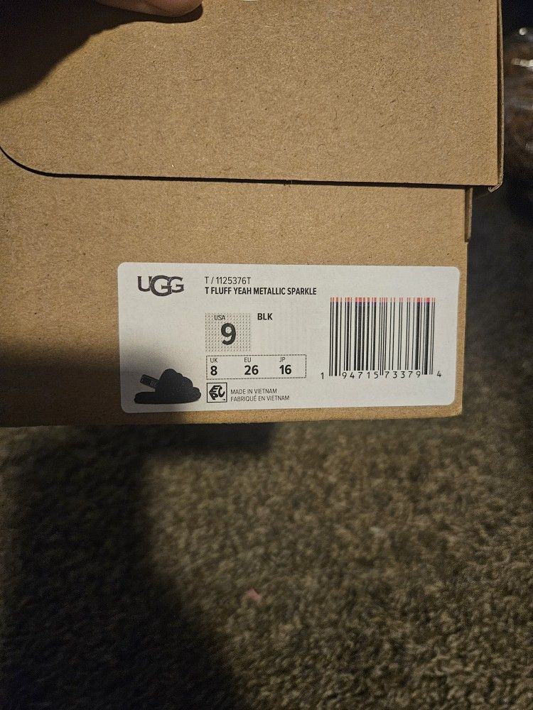 New Toddler Ugg Slippers