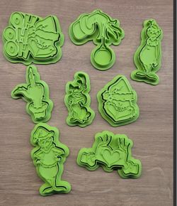 Grinch Cookie Stamps and Cutters – Set of 16 Pieces