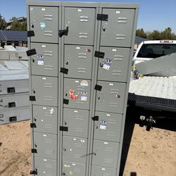 Multiple units of matching 18 door lockers