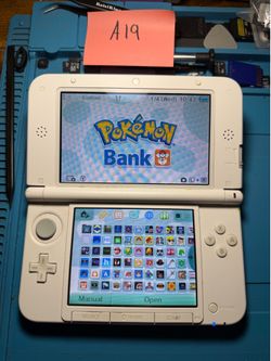 Nintendo Tomodachi 3DS XL - Custom Setup - 64GB