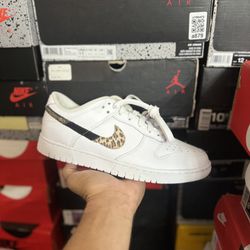 DS Nike Dunk Low SE Primal White size 8W 6.5M