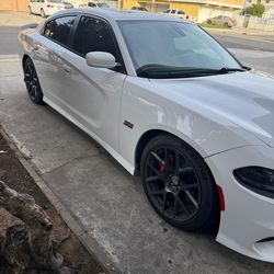 2016 Dodge Charger SRT 392 Sedan 4D