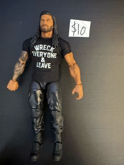 WWE elite Roman reigns