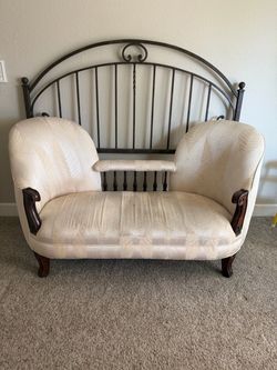 Victorian-Style Upholstered Settee Loveseat