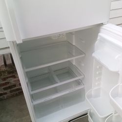 KENMORE  Refrigerator