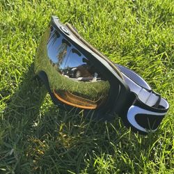 OAKLEY Goggles