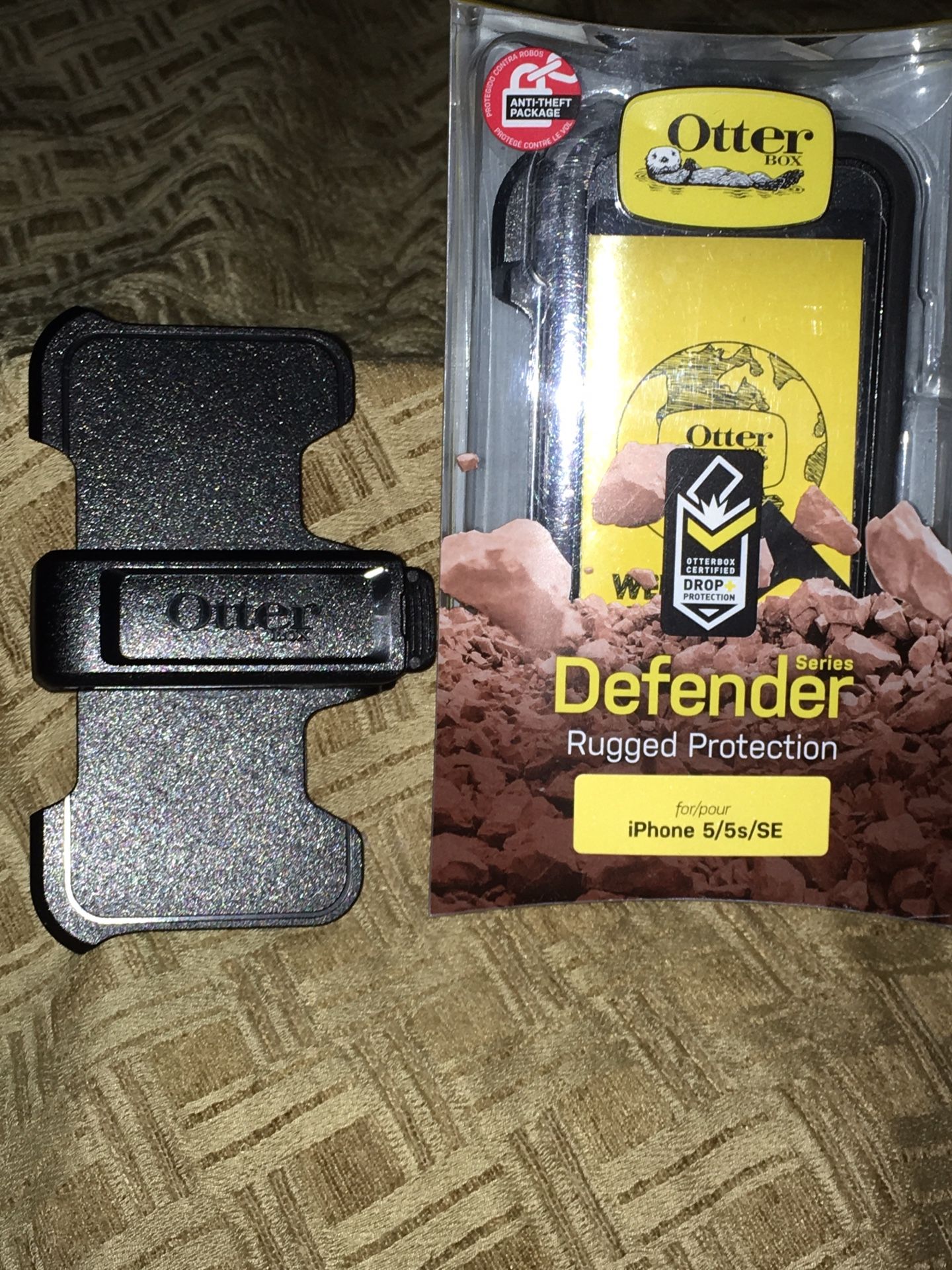 *NEW- Still in package* OTTER Defender Protection IPhone Case for 5/5s/SE w/EXTRA Belt Clip Holster. Black.