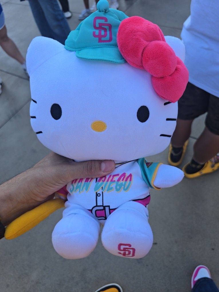 Padres Hello Kitty
