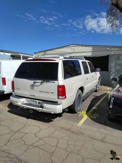 2004 Cadillac Escalade
