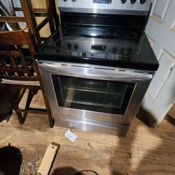 Frigidaire Electric Range Stove