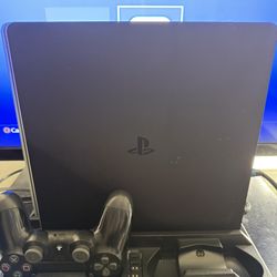 PS4 Slim w/fan and charging stand