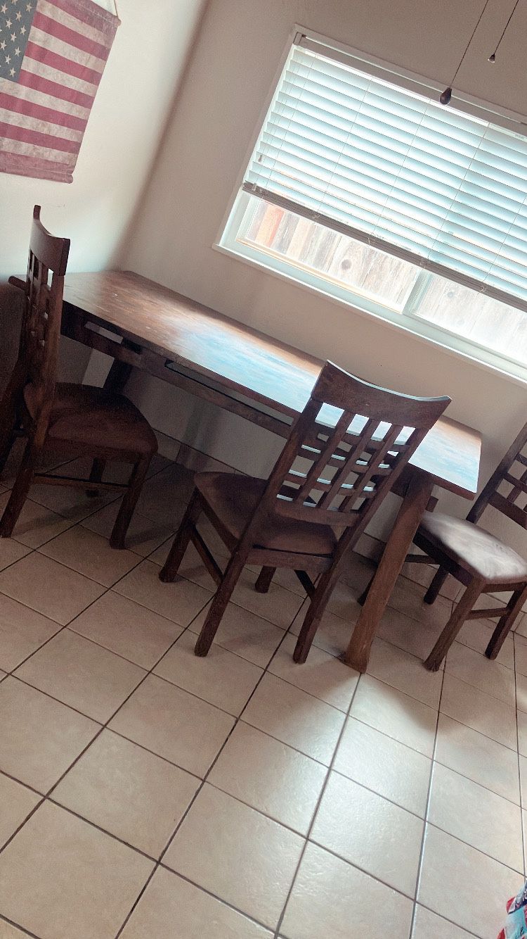 Kitchen Table 3 Chairs