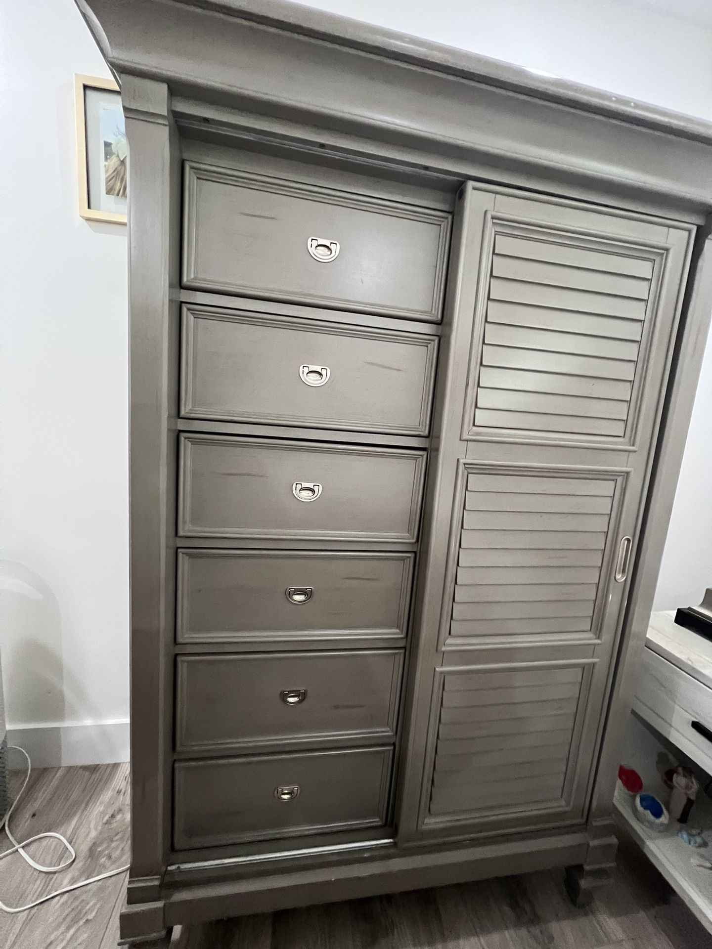 Cabinet - $200 OR BETTER OFFER