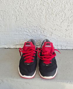 Nike Revolution 2 Running Shoes Mens Size 12 Black Red 573751 016 Initiator