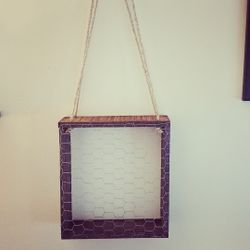 Hanging planter box