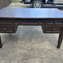 Wood Shed Desk -nearly New