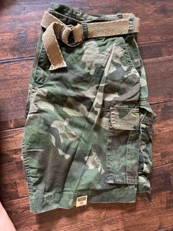 46” Cargo shorts new.