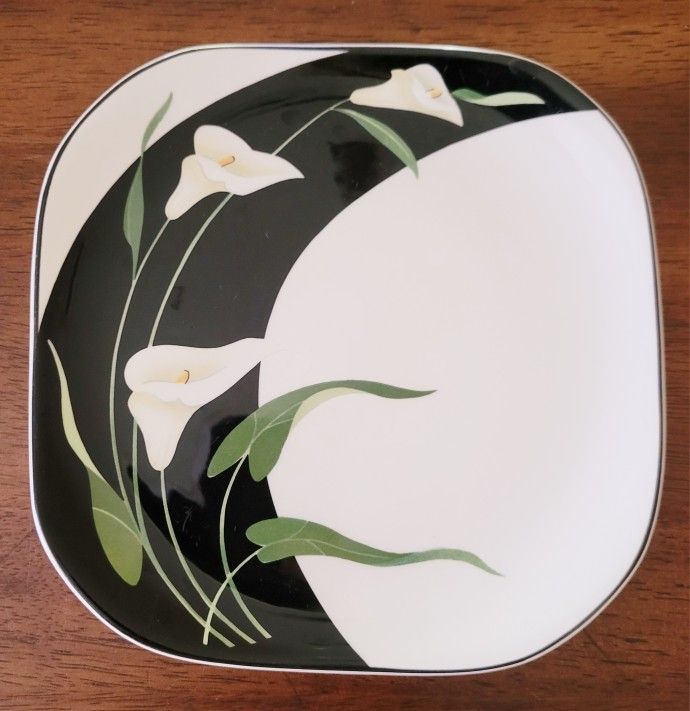 5 80s Calla Lily Salad Plates Dessert Plates Sango Black Lilies Quadrille Set. Porcelain