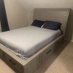 Bedroom Set, Couch, Console