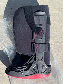 ProCare XcelTrax Walking Boot, Size M, Black/Red Immobilization, 79-95495